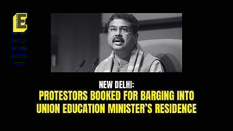 The protesters were carrying pamphlets of NSUI