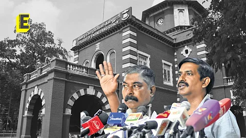 Picture of Anna University and Arappor Iyakkam members addressing media