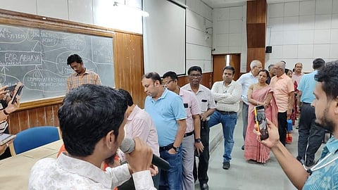 BREAKING: RG Kar senior doctors submit mass resignation; request Bengal gov't to reconcile with those on hunger strike