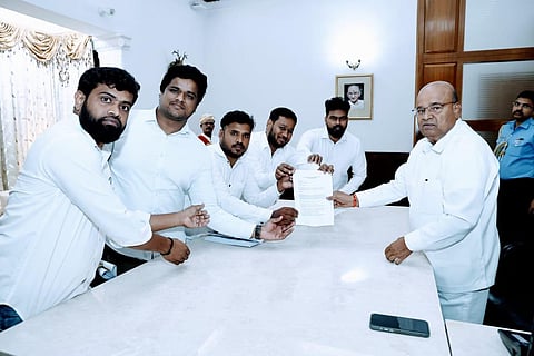 Visuals from KPSC aspirants' meeting with Karnataka Governor