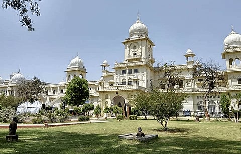 Lucknow University applicants frustrated over duplicate registration charges