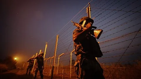 “Hometowns safer than campuses”: Students leave campuses near borders amidst India-Pak tensions