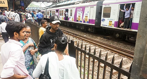 Panic stricken people at Mumbra Railway Station