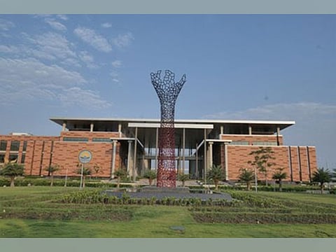 The sixth batch of the Post Graduate Certificate Programme in Advanced Healthcare Management was announced by IIM Nagpur and AIIMS Nagpur