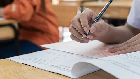 The pass percentage of Karnataka SSLC and Ⅱ PU exams was one of the lowest in the country. The changes now introduced are in line with the regulations of the central boards.
