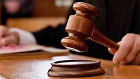 SC issues notice on PIL challenging LLB courses in India