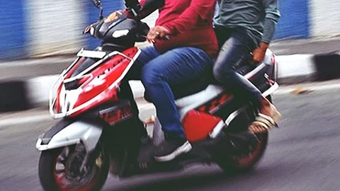 “Deprives right to livelihood”: Karnataka HC SLAMS bike taxi ban