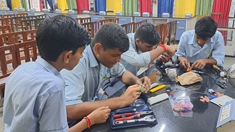 Regional-language mentoring sessions to support participants of the Viksit Bharat Buildathon 2025