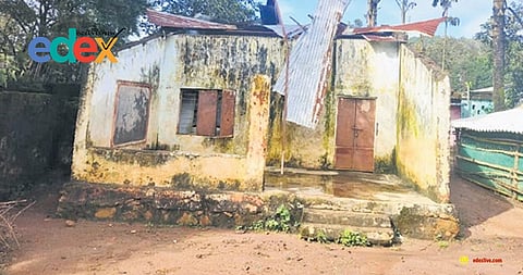 Dilapidated school in Champapatti village in Dumbriguda mandal of Alluri Sitarama Raju district