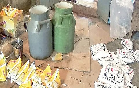 Seven booked in Versova milk adulteration scam
