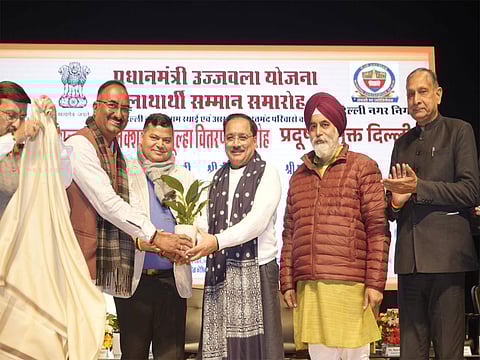 MCD organises Ujjwala Yojana Distribution Programme in Delhi