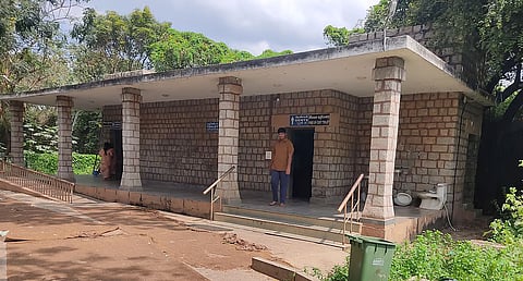 Due to the delay, the toilets in the temple complex continue to remain in poor condition, inconveniencing visitors.