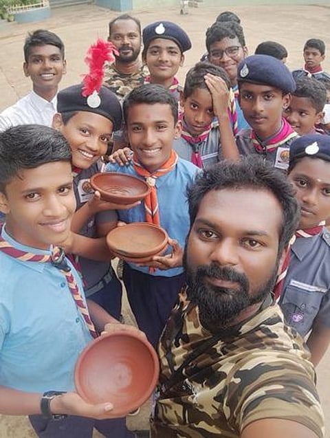 Thanjavur1
20/3/2026, Thanjavur: Students with bowls for keeping water for birds.