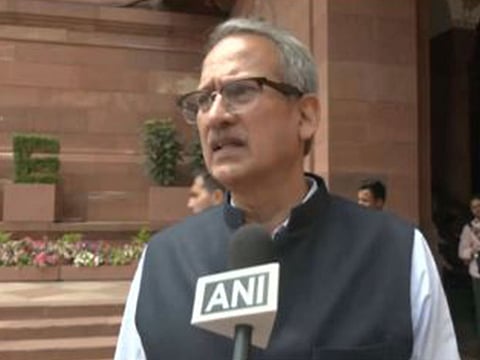 "Important to control prices": UBT Sena MP Anil Desai on commercial LPG price hike