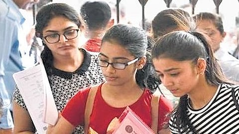 Admissions to Class 11 will start after the declaration of Class 10 results. For Classes 10 and 12 under non-plan admissions, a common admission test will be held on April 25, with results declared on April 28.