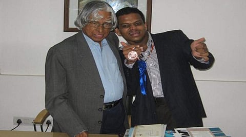 Simply being SIdds' cover is inspired from a real-life incident where he actually did pose with his gold medal and Dr Kalam in 2008 |MotivateMe.in
