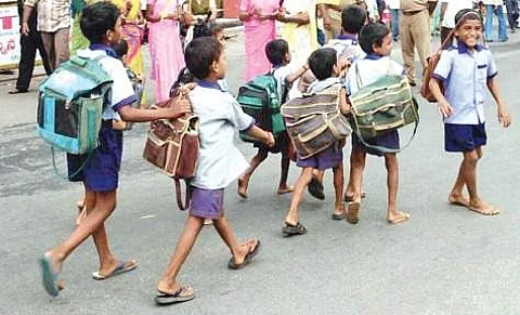 The order prescribes the weight limit of school bags for students from primary to Class X