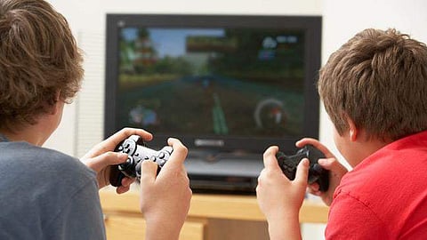 Participants who played a car-themed game were no quicker at categorising vehicle images |Representative image