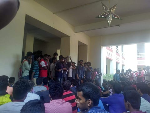 The students started protesting at 9 in the morning (Pic: Special Arrangement)
