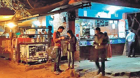 JNU plans to shut campus dhabas, students find it unpalatable (Pic: TNIE)