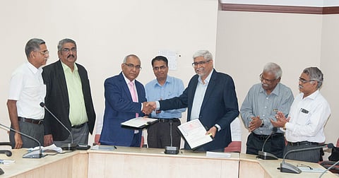 Prof Ravindra Gettu, Dean (ICSR), IIT Madras and Sri A K Dutta, Member, AAI
