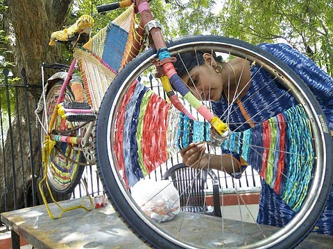 Sutrakaar also provides livelihood opportunities for a handful of women in Jaipur, who spin the yarn for them