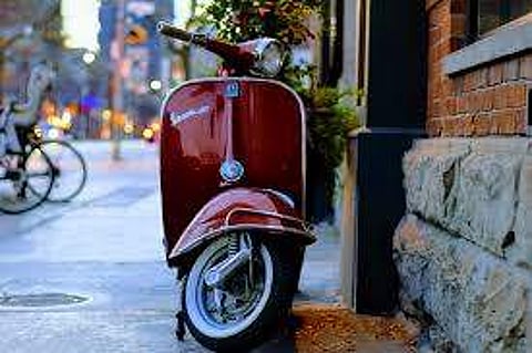 He first customised his old scooter and made his elderly mother sit pillion in a manner so that she is comfortable