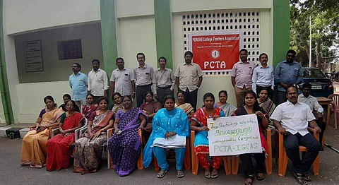 More than 4,000 teachers are protesting (pic: Facebook/ Gandhi Pragash)