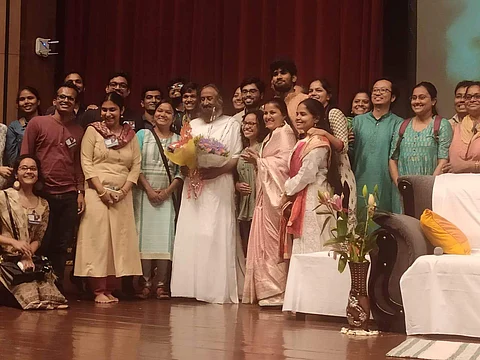 The Art of Living Guru with the students (Pic: Rashmi Patil)
