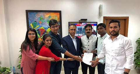 The ABVP with the Secretary (Pic: ABVP)