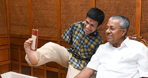 Pranav donated money to the Chief Minister's fund by selling paintings