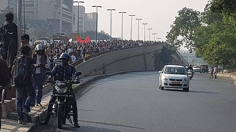 Students kept marching even though a part of their route was blocked. Near Safdarjung Airport (pic: Social Media)