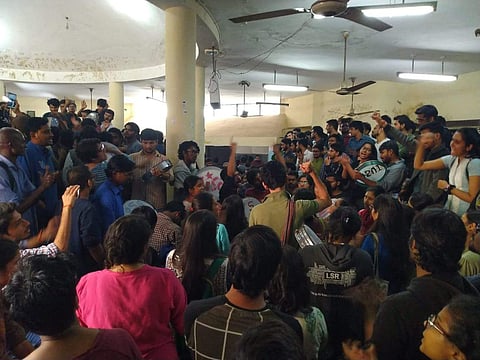 Ongoing protest at the Narmada Hostel (Pic: JNUSU)