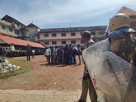 The students showed black flags against Kerala Governor Arif Mohammed Khan at the campus premises