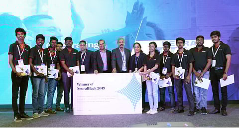 Dignitaries with the winners | (Pic: Virtusa)