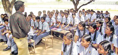 Scientists to help students understand Zero Shadow Day (Pic: Express)