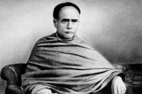 A bust of the 19th-century social reformer was desecrated inside the Vidyasagar College premises (Pic: Google)