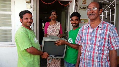 People handing over their e-waste | (Pic: Green Waves Environmental Solutions)