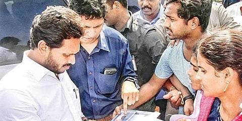 Neeraj with his parents (Pic: Express)