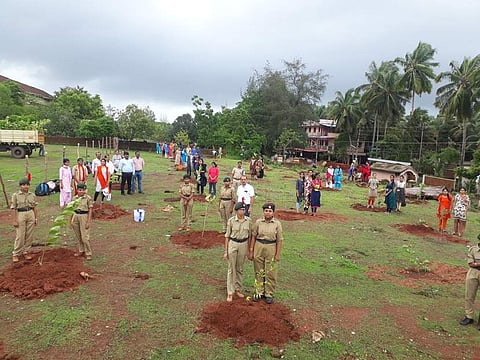 Students planting saplings as part of Green Graduation programme in Kumta (Pic: TNIE)