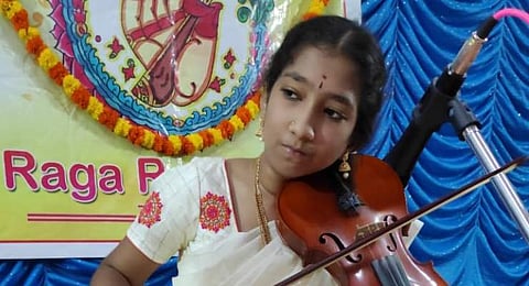 Sivani with the violin | (Pic: Gayatri Sivani Vishnubhotla)