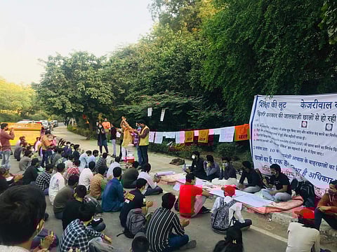 The ABVP protests in front of the Vikas Bhavan in New Delhi (Pic: ABVP)