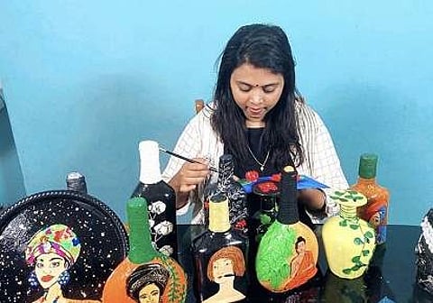 In addition to nail art, Rakhi also paints 3D portraits