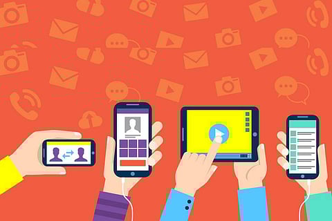 cellphones-5437666_1920