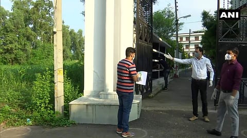 Candidates arrive at Chenab College of Education in Kaluchak, Jammu (Pic: ANI)