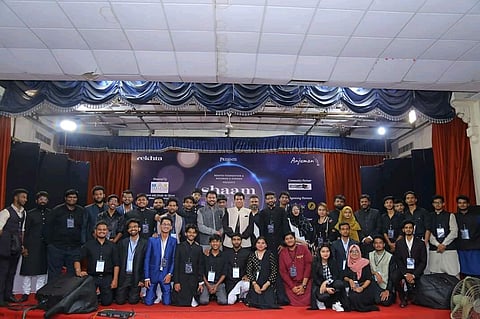At a mushaira | (Pic: Anjuman e Fannān)