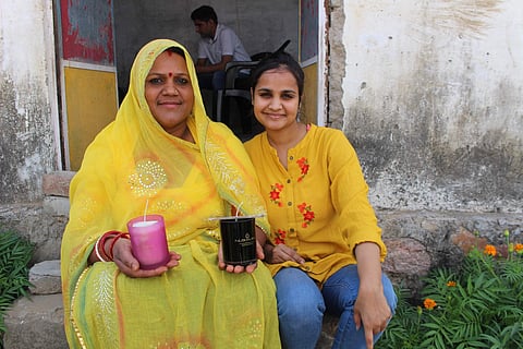Tanushree with an artisan | (Pic: Nushaura)