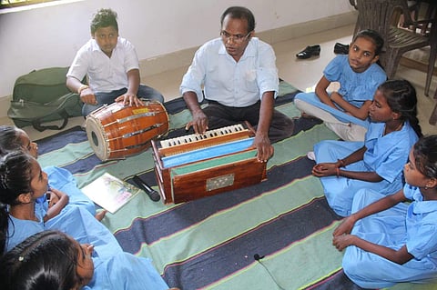 Ajit Kumar Sethy conducting classes through music |Pic: Ajit Kumar Sethy