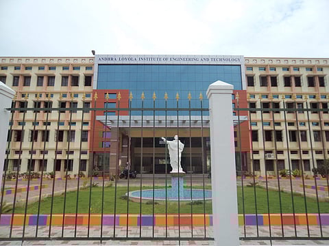 Andhra Loyola College | Pic: Wikimedia Commons