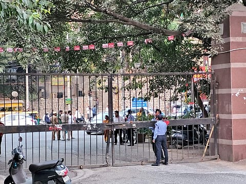 Entry into JNU was barred yesterday after violent clashes broke out between two groups | Pic: Twitter (@SaibBilaval)